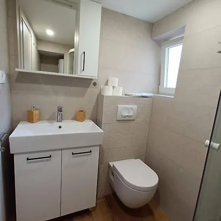 아파트 Triton In The Old Part Of